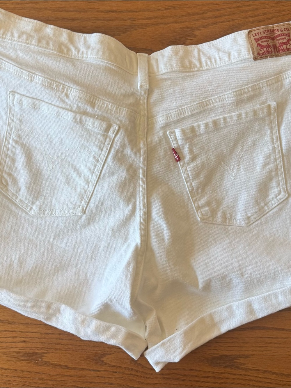 Levi's White Women's Denim Shorts - Picture 3 of 3